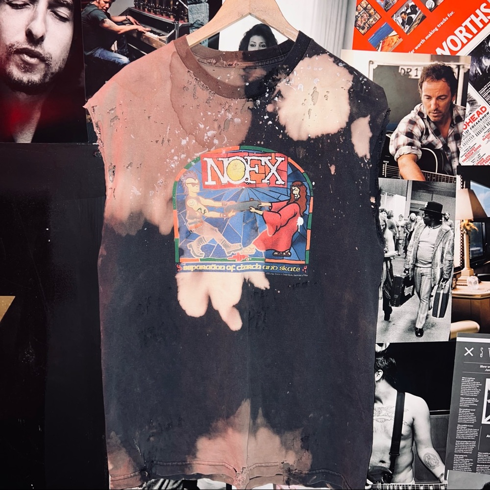 Early 2000’s vintage NOFX ‘Separation Of Church And Skate’ distressed tee.
